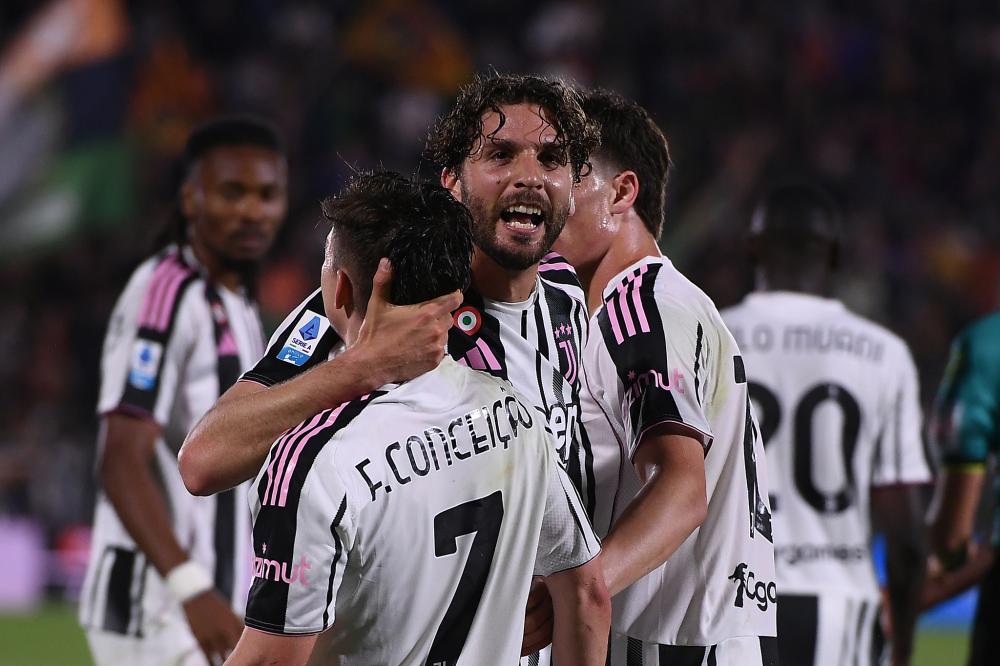 懂球帝12周年120大瞬间决赛：梅西捧大力神杯PK武磊绝平巴萨