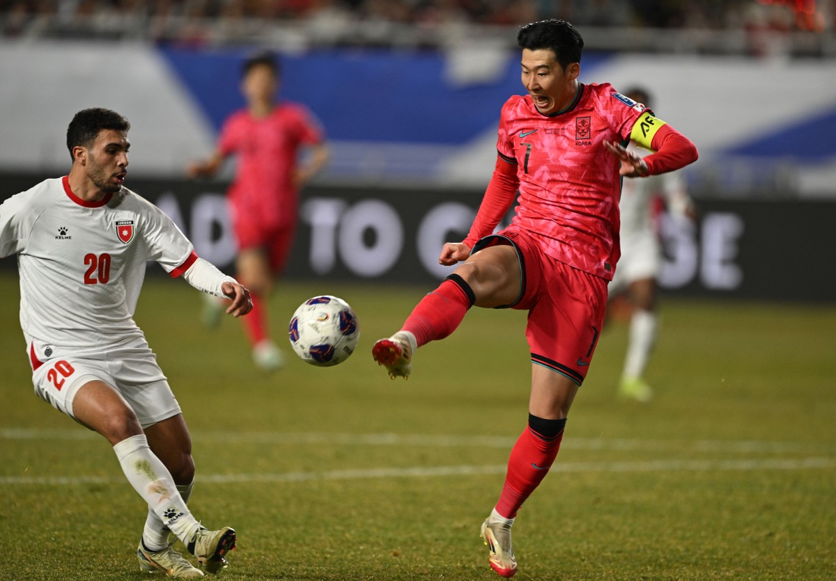 鲍威尔：高诗岩做出了非常好的表率作用 他能够把全队融在一起