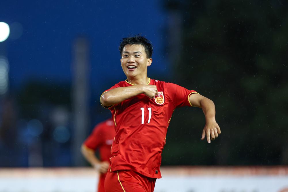 杜兰特关键中投，全场掌声雷动